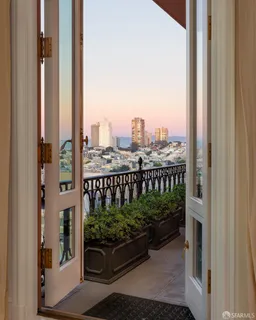 $25,500,000 | 2006 Washington Street, Unit 4, San Francisco, CA 94109