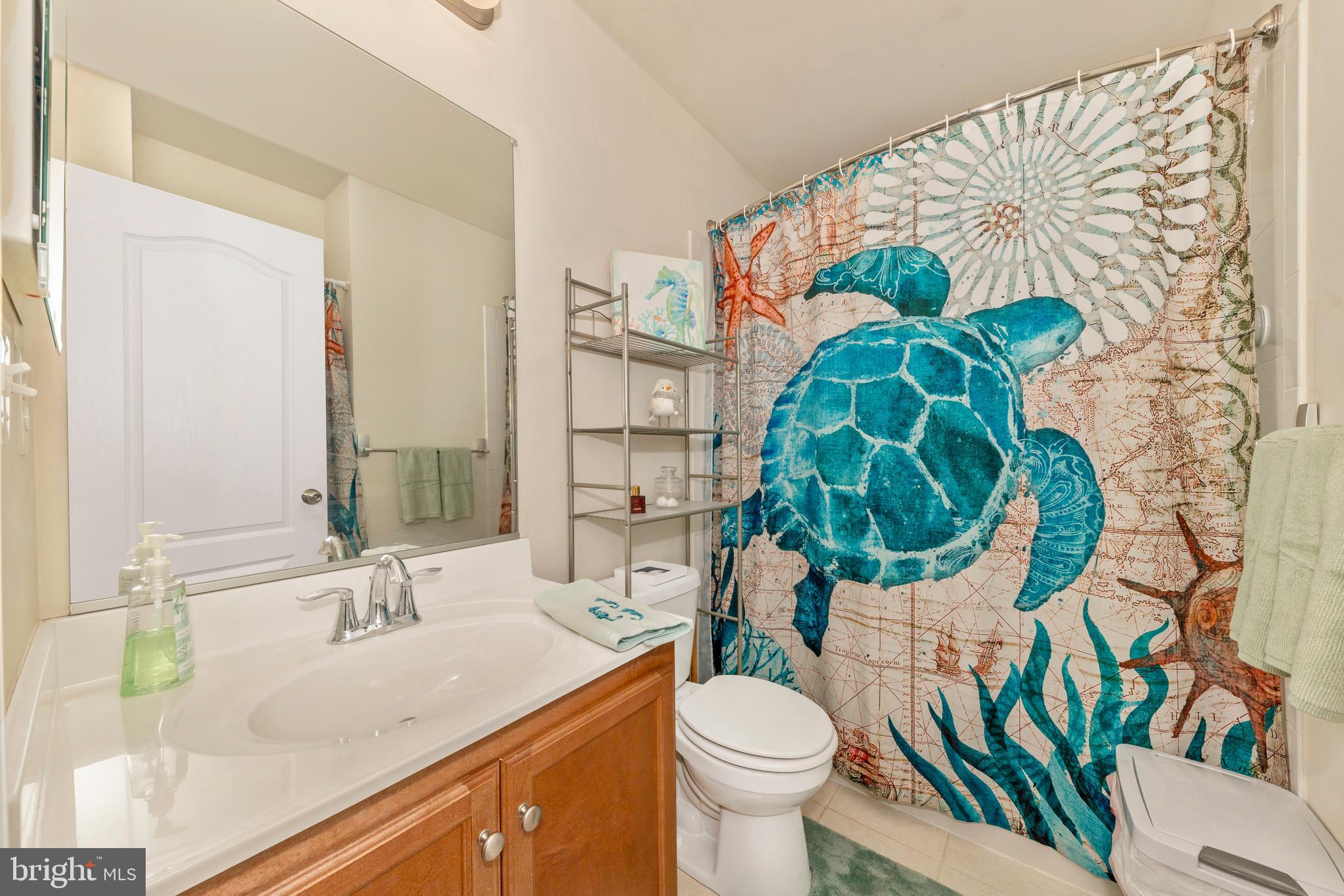 120 Gantry Road Taneytown, MD 21787 - Photo 23 of 38 Classic Modern Full Bathroom