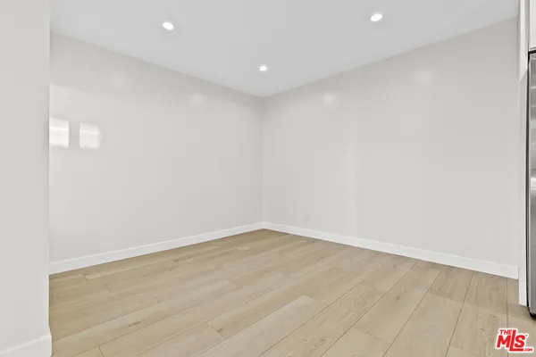 $3,200 | 330 East Dryden Street, Unit 18, Glendale, CA 91207