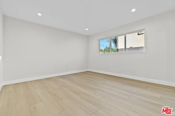 $3,200 | 330 East Dryden Street, Unit 18, Glendale, CA 91207