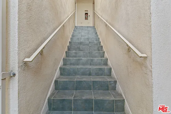 $3,200 | 330 East Dryden Street, Unit 18, Glendale, CA 91207