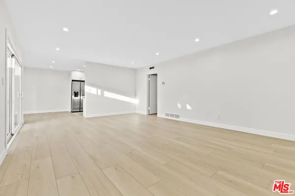 $3,200 | 330 East Dryden Street, Unit 18, Glendale, CA 91207