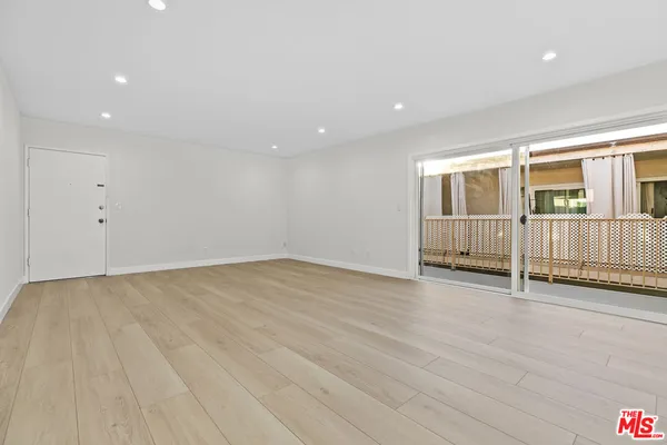 $3,200 | 330 East Dryden Street, Unit 18, Glendale, CA 91207