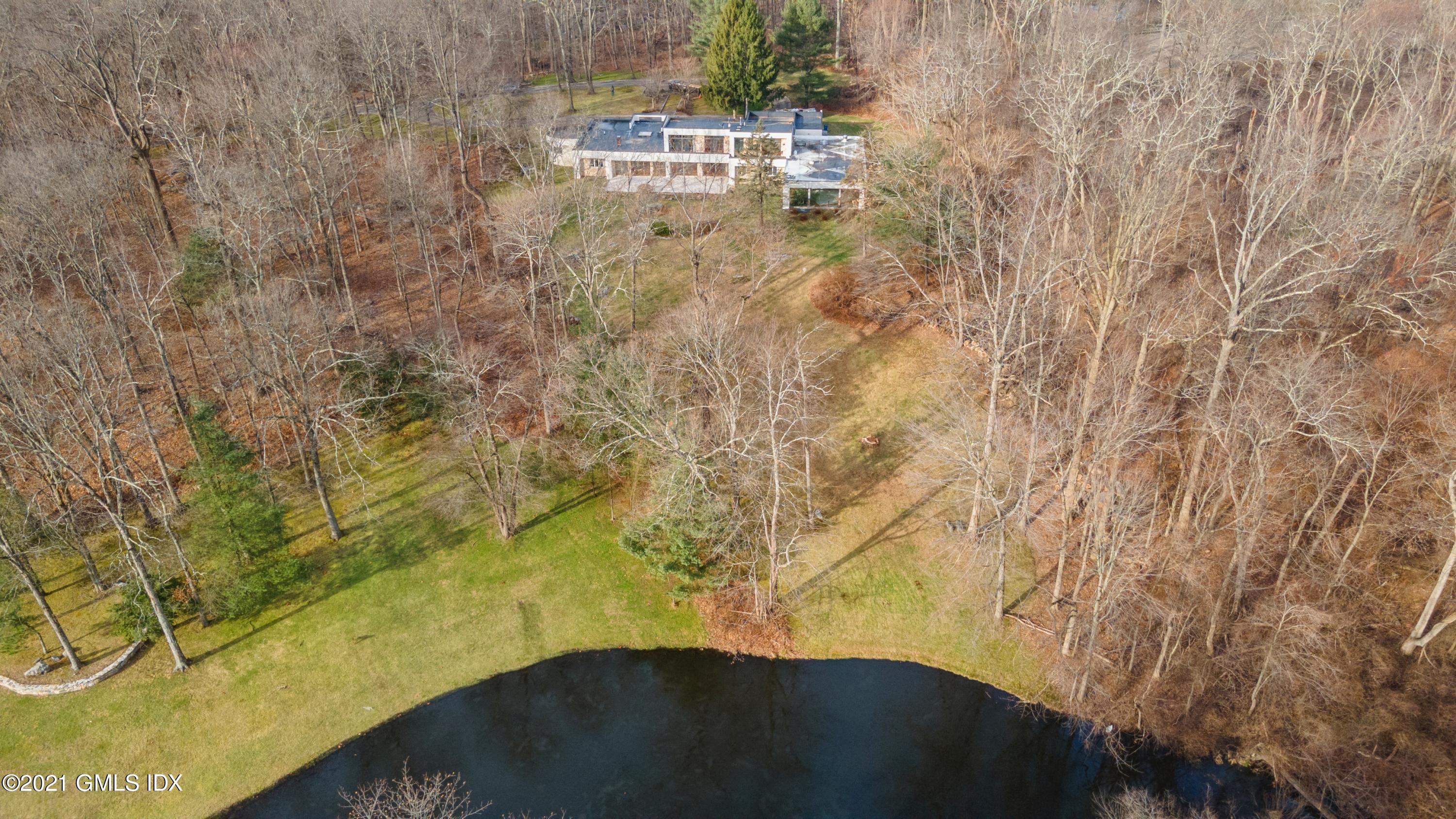 39 Cliffdale Road Greenwich, CT 06831 - Photo 22 of 25 a view of a yard