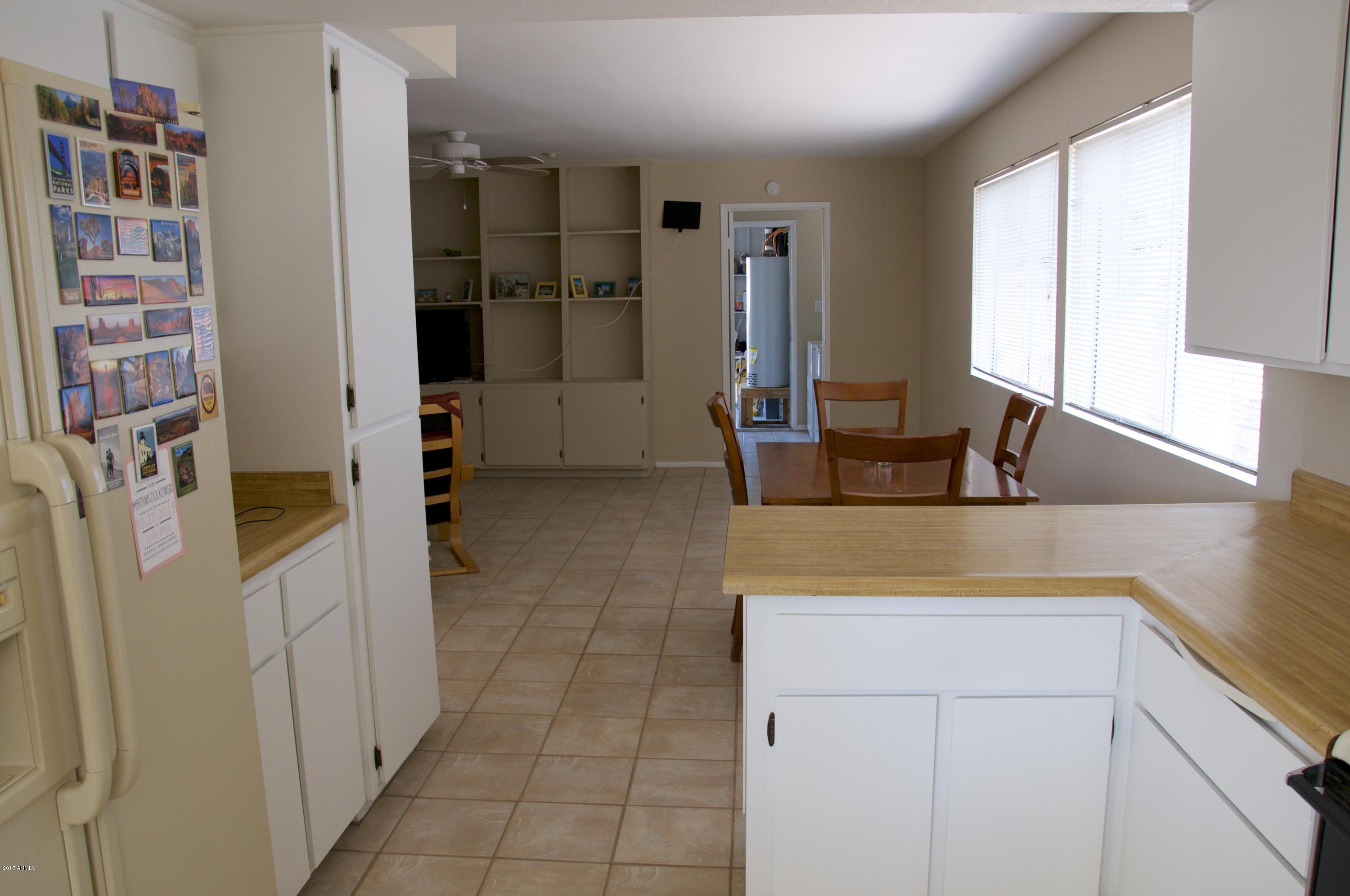 4141 West Hearn Road Phoenix, AZ 85053 - Photo 14 of 42 Open kitchen with large eat in area
