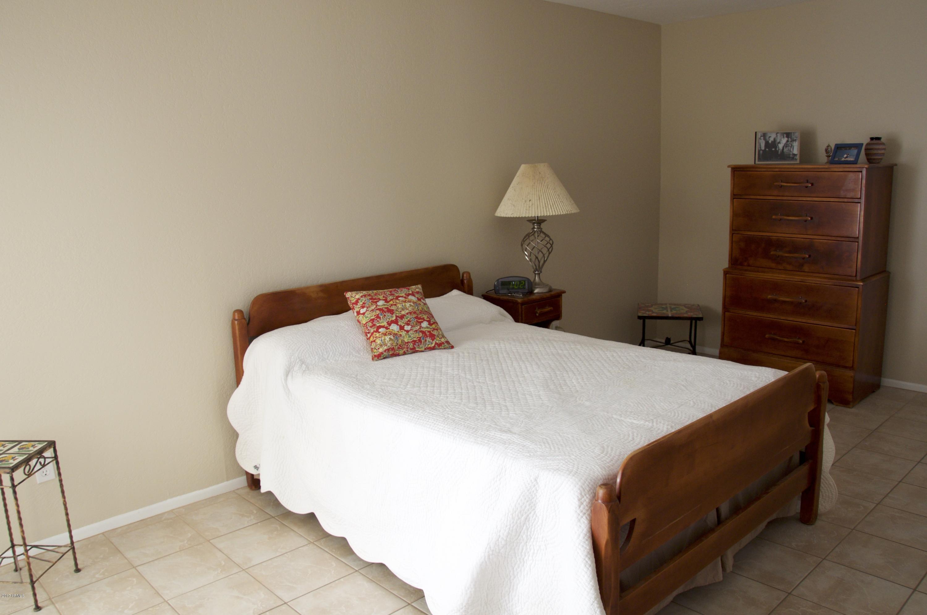 4141 West Hearn Road Phoenix, AZ 85053 - Photo 17 of 42 Master bedroom is big!