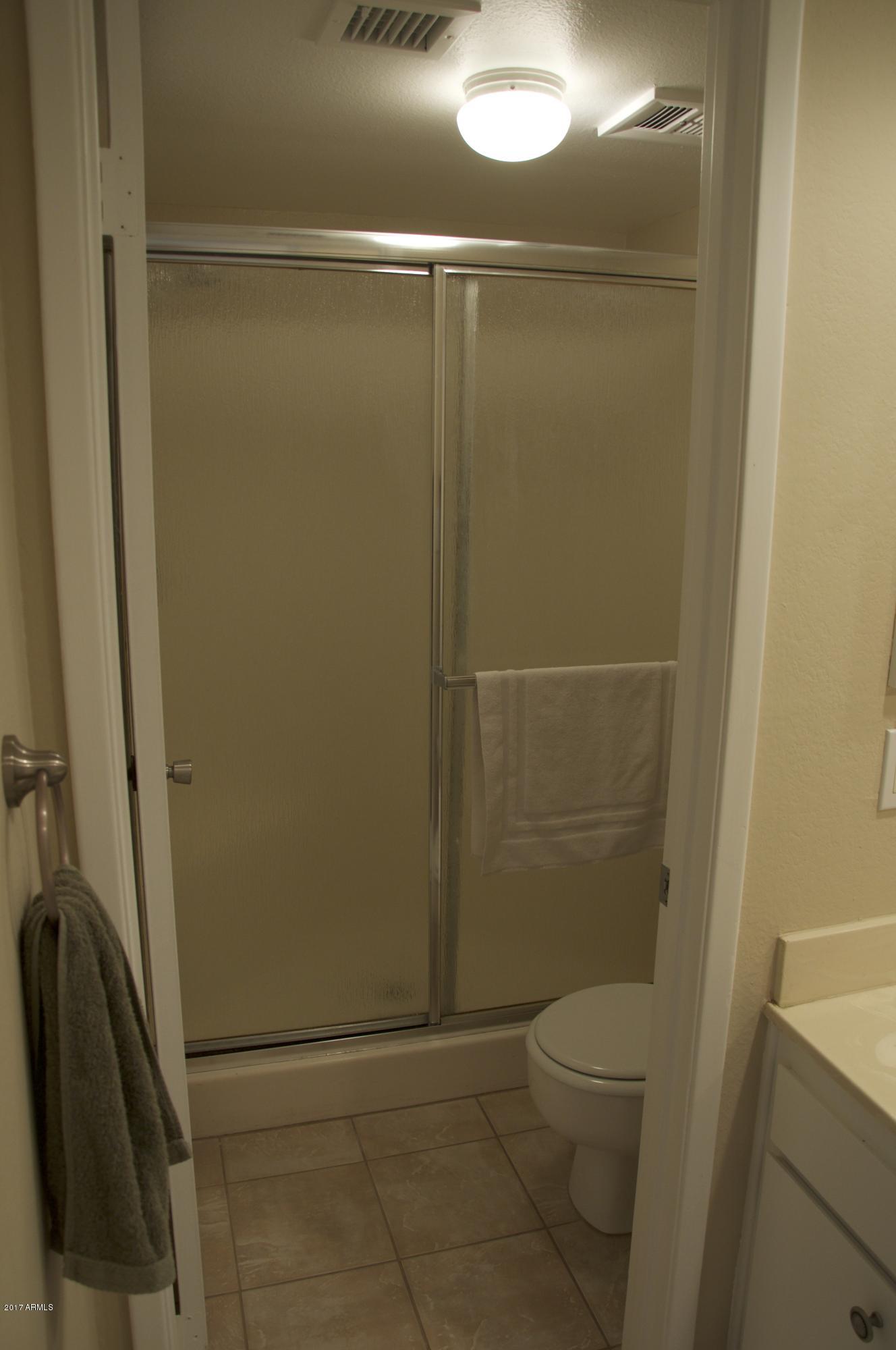 4141 West Hearn Road Phoenix, AZ 85053 - Photo 20 of 42 Master Bath