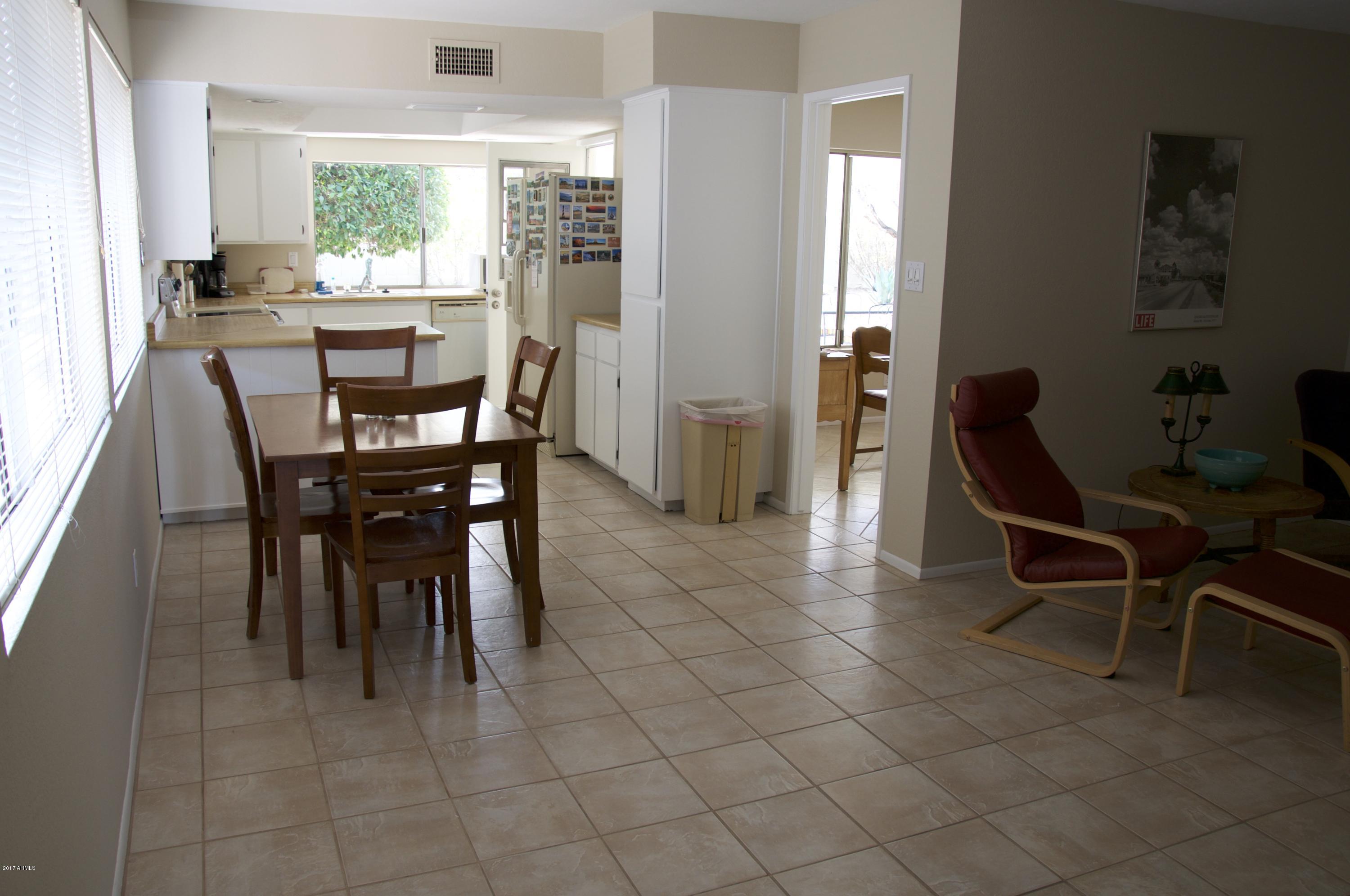 4141 West Hearn Road Phoenix, AZ 85053 - Photo 8 of 42 Eat in kitchen