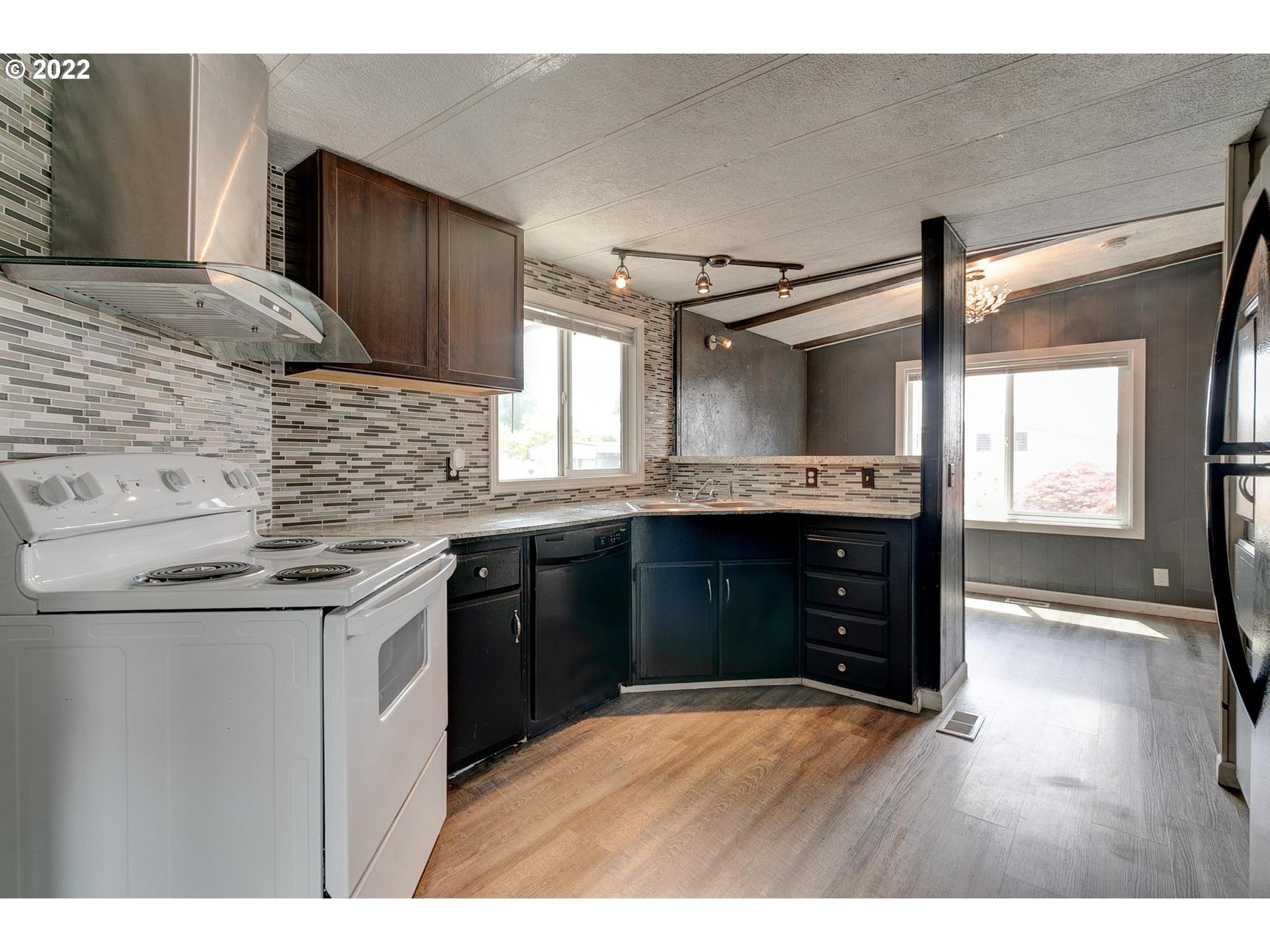 17695 Southwest Declaration Way Beaverton, OR 97006 - Photo 17 of 31 Gallery Image 17