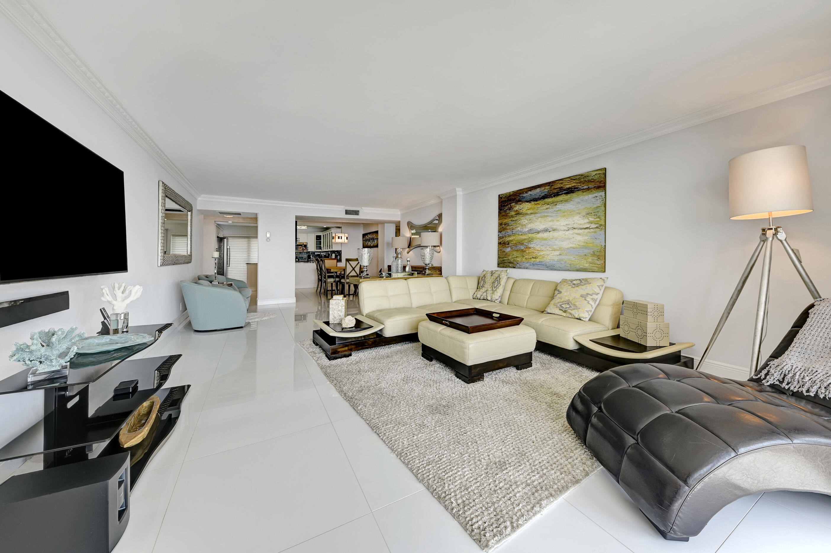 3000 South Ocean Boulevard, Unit 804 Boca Raton, FL 33432 - Photo 4 of 18 Living Room/Family Room