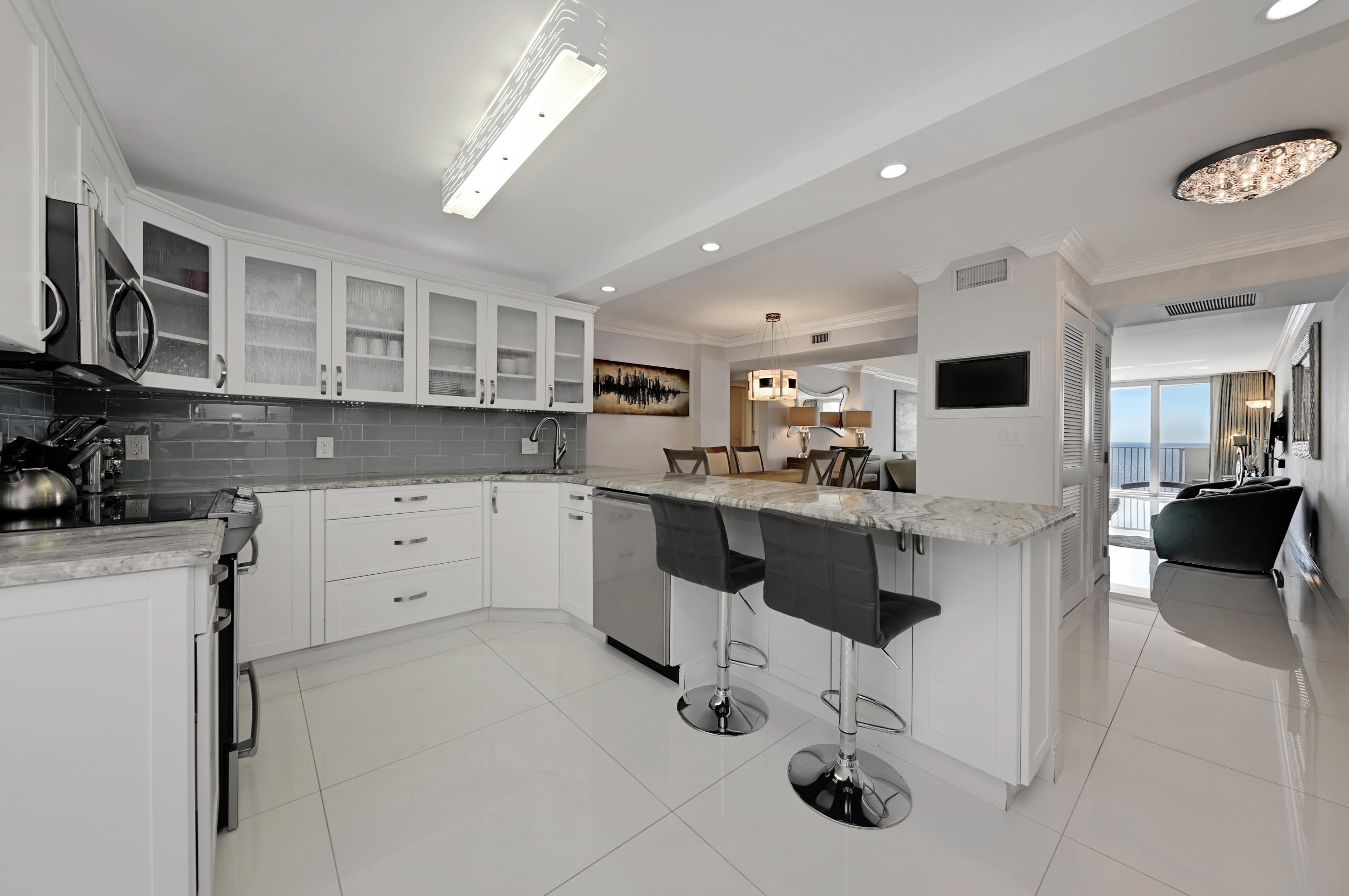 3000 South Ocean Boulevard, Unit 804 Boca Raton, FL 33432 - Photo 9 of 18 Kitchen/Dining Room/Living Room
