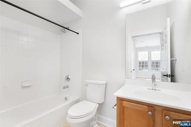 $3,850 | 1100 Sterling Drive, Unit 709, Franklin Lakes, NJ 07417