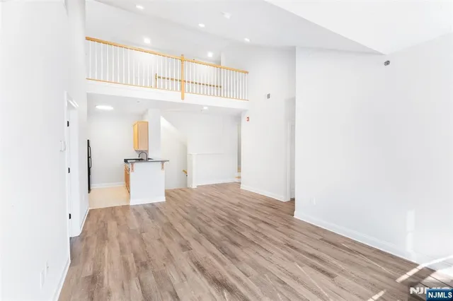 $3,850 | 1100 Sterling Drive, Unit 709, Franklin Lakes, NJ 07417