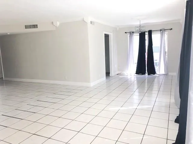 $2,550 | 5317 Northwest 18th Street, Unit 2B, Lauderhill, FL 33313