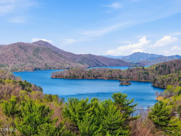 $509,200 | 1570 Highway 321, Hampton, TN 37658