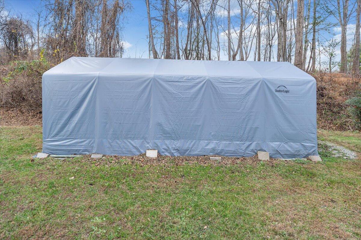 7346 Old Mill Road Roanoke, VA 24018 - Photo 36 of 48 a view of backyard with sink and backyard