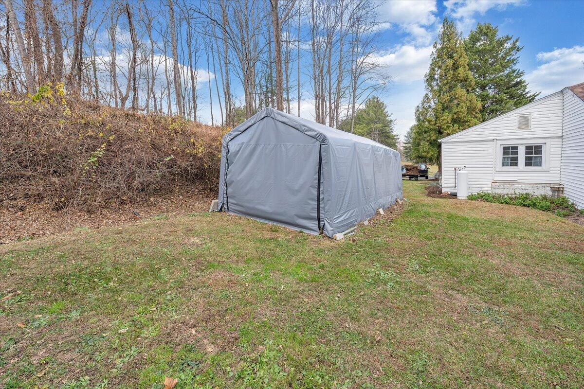 7346 Old Mill Road Roanoke, VA 24018 - Photo 38 of 48 a house view with backyard space