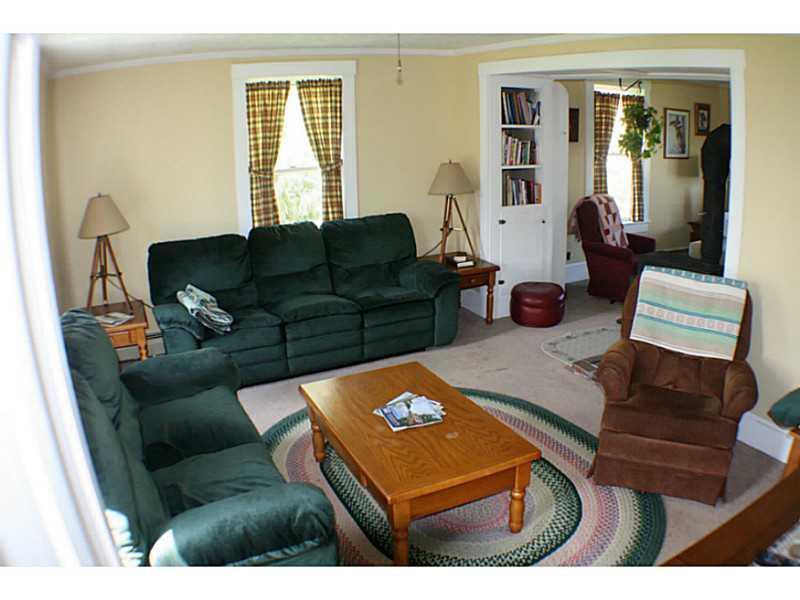978 Dutch Neck Road Waldoboro, ME 04572 - Photo 9 of 21 Living Room.