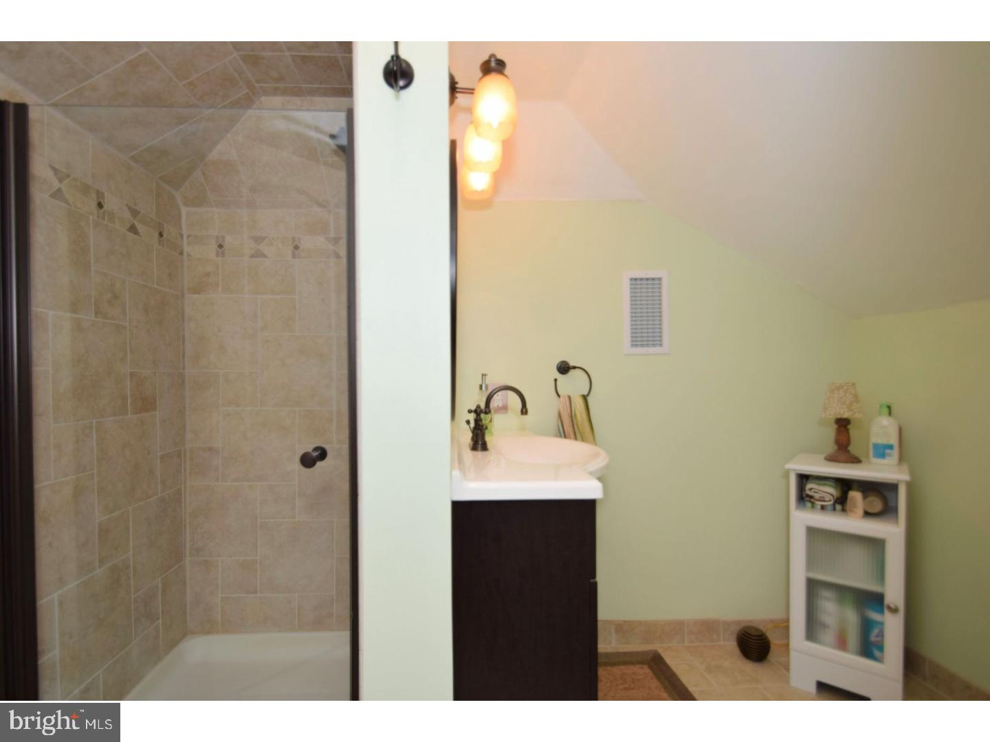 860 Store Road Harleysville, PA 19438 - Photo 20 of 25 Bathroom