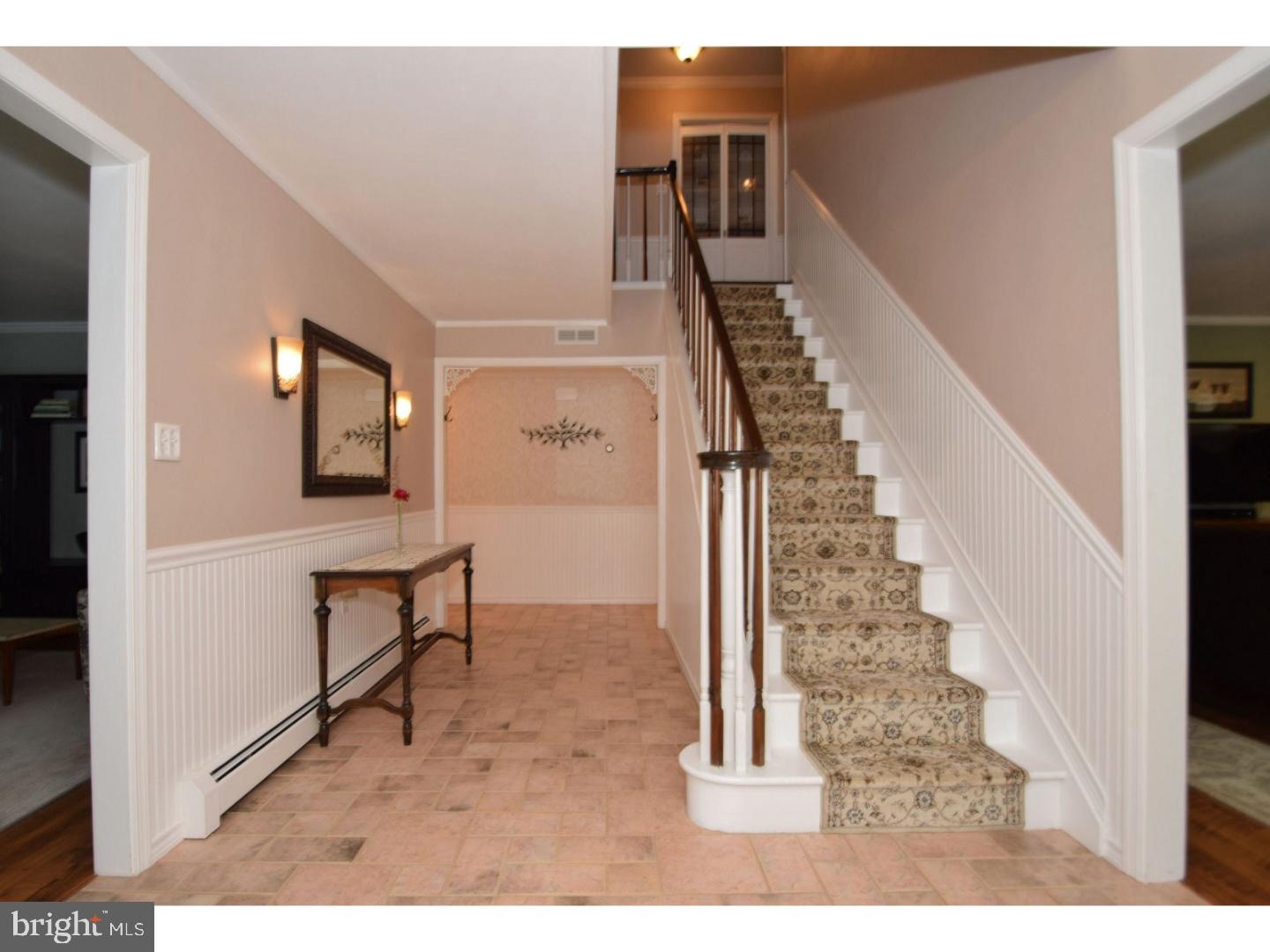 860 Store Road Harleysville, PA 19438 - Photo 3 of 25 Foyer