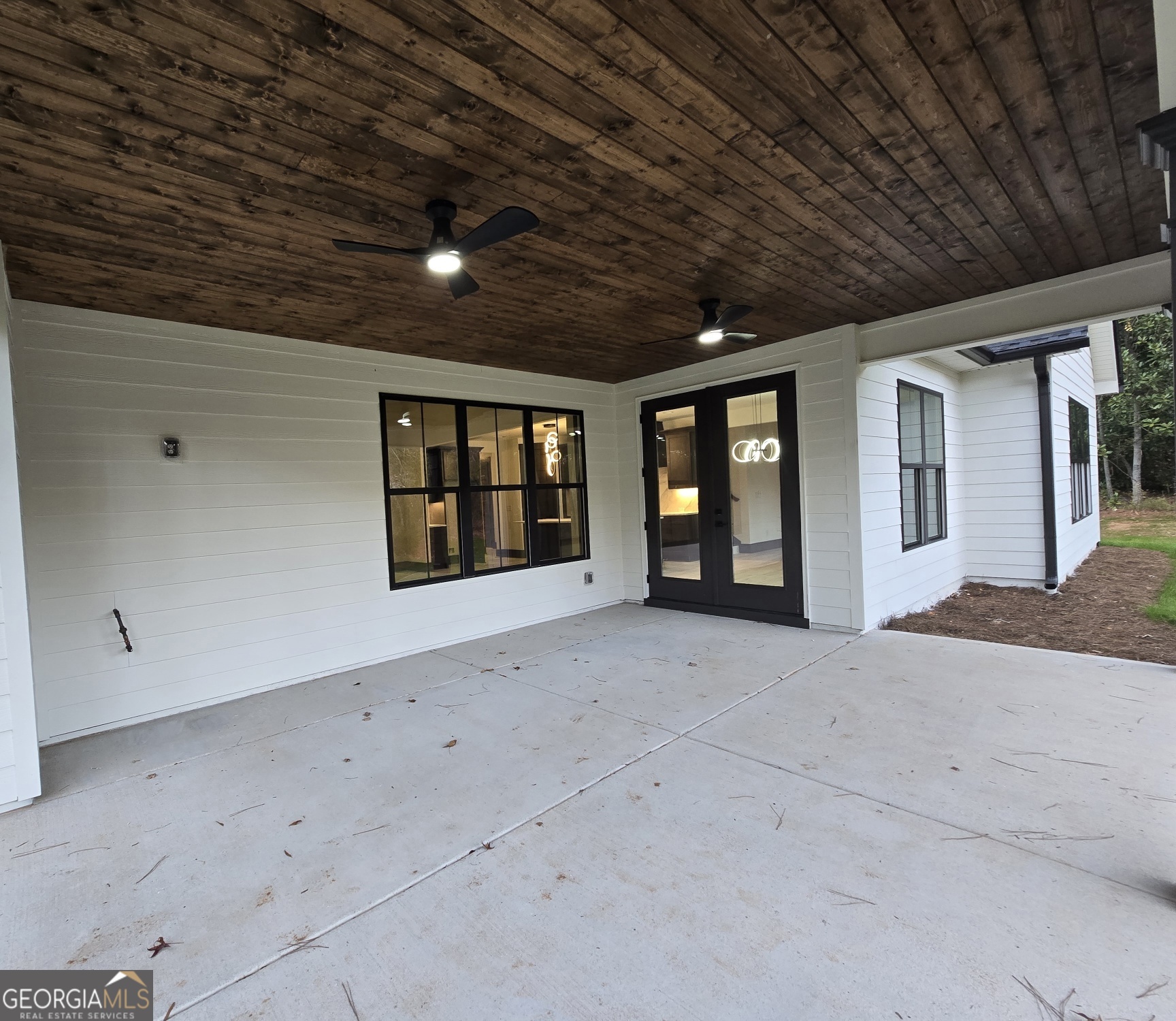 2043 Fischer Road Sharpsburg, GA 30277 - Photo 25 of 51 a view of an empty room with a window