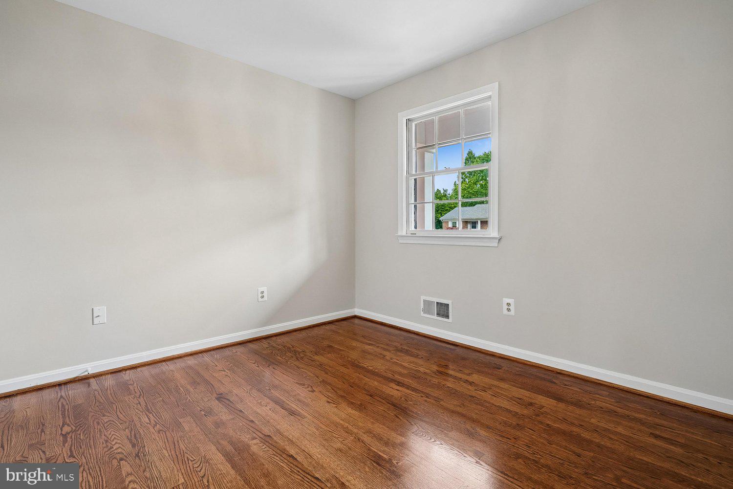 7814 Friars Court Alexandria, VA 22306 - Photo 35 of 56 Bedroom