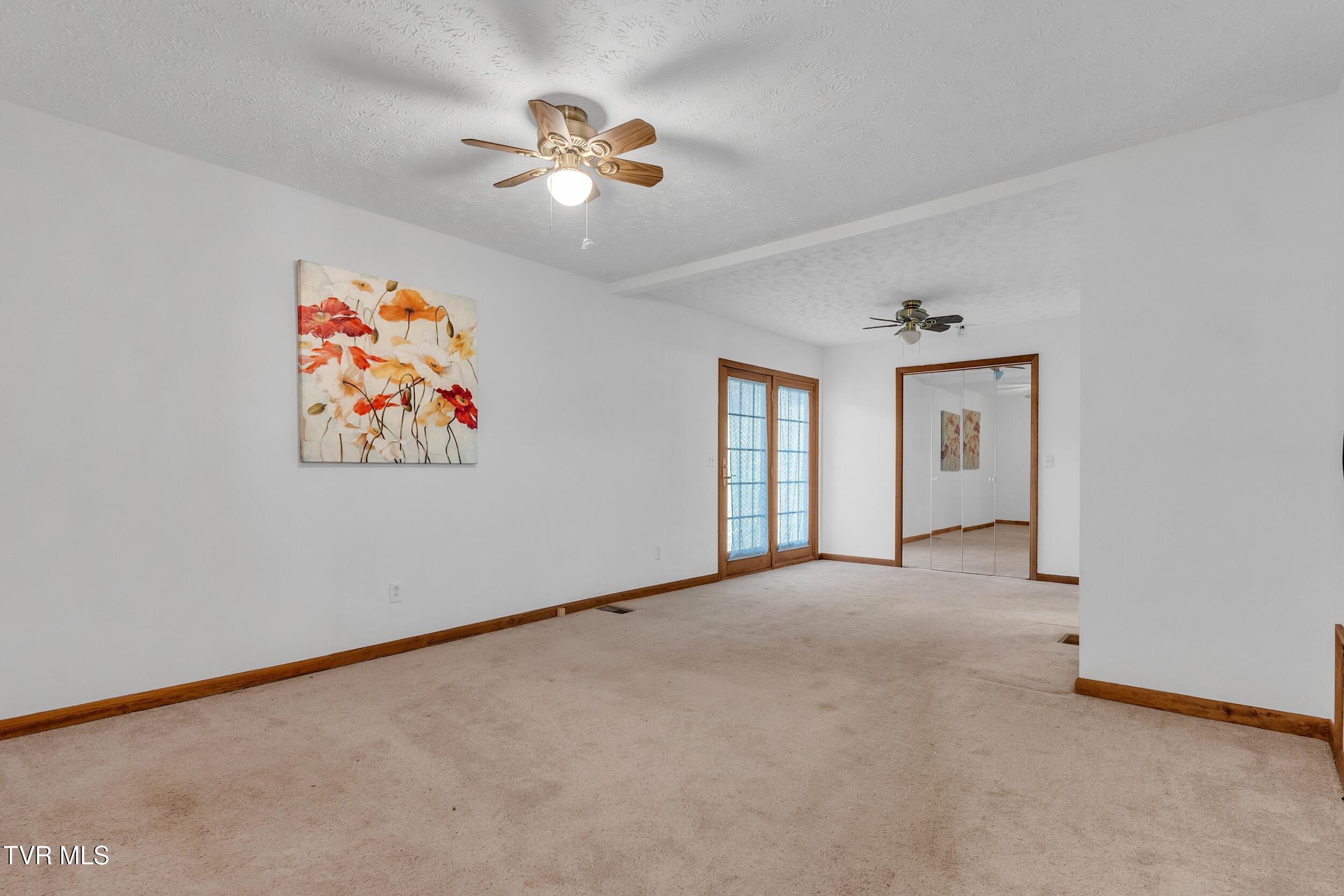 1290 Fairview Road Duffield, VA 24244 - Photo 13 of 49 17_arw06477