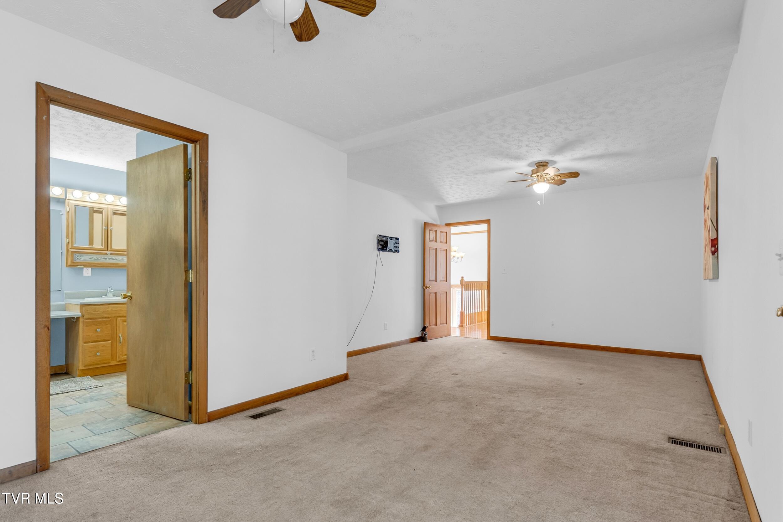 1290 Fairview Road Duffield, VA 24244 - Photo 15 of 49 19_arw06483