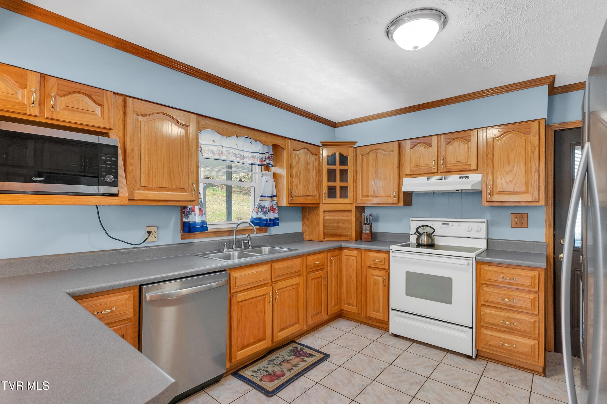 1290 Fairview Road Duffield, VA 24244 - Photo 5 of 49 11_arw06459
