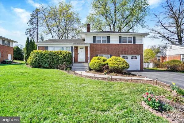$305,000 | 1890 North Drive, York, PA 17408