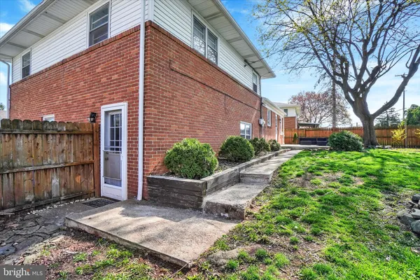 $305,000 | 1890 North Drive, York, PA 17408