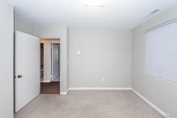 $2,400 | 903 Yorktown Drive, Charleston, SC 29412