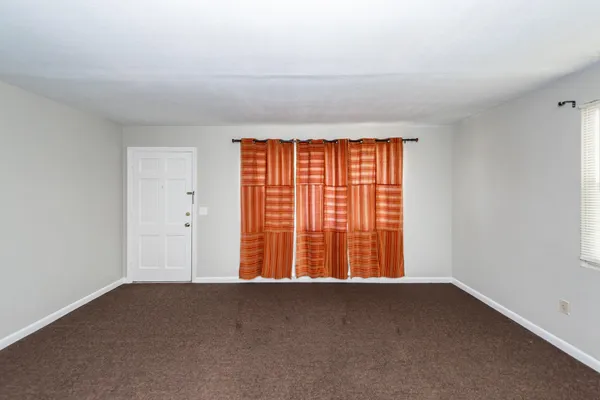 $2,400 | 903 Yorktown Drive, Charleston, SC 29412