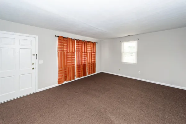 $2,400 | 903 Yorktown Drive, Charleston, SC 29412
