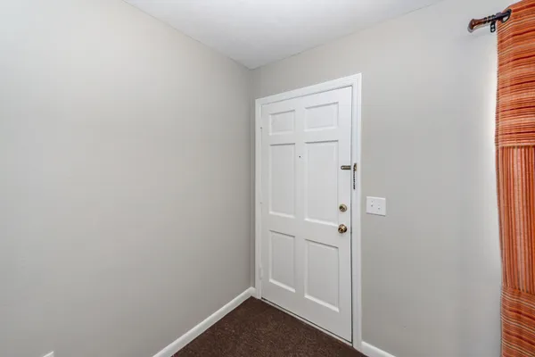 $2,400 | 903 Yorktown Drive, Charleston, SC 29412