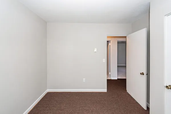 $2,400 | 903 Yorktown Drive, Charleston, SC 29412