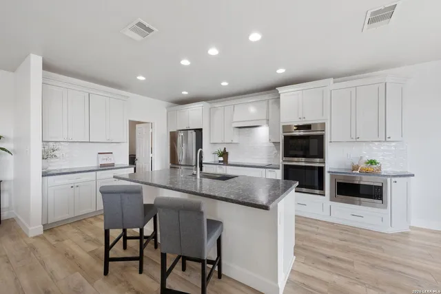 $365,000 | 216 Springtree Cove, Cibolo, TX 78108