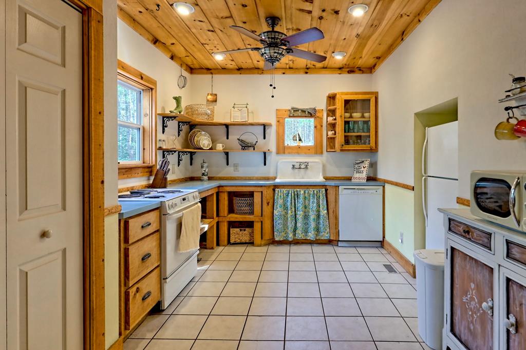 57 Violet Road Blairsville, GA 30512 - Photo 3 of 45 Gallery Image 3