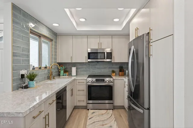 $899,000 | 2947 Harbor Boulevard, Oxnard, CA 93035