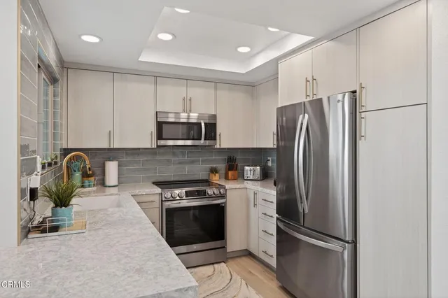 $899,000 | 2947 Harbor Boulevard, Oxnard, CA 93035