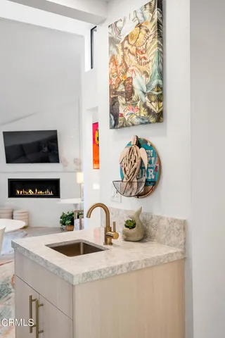 $899,000 | 2947 Harbor Boulevard, Oxnard, CA 93035