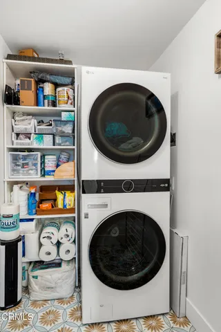 $899,000 | 2947 Harbor Boulevard, Oxnard, CA 93035