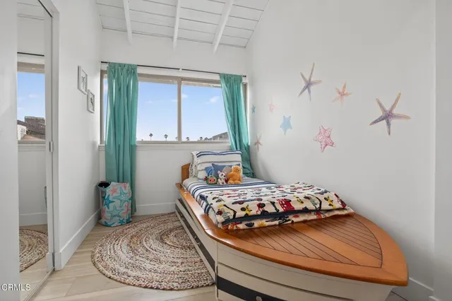 $899,000 | 2947 Harbor Boulevard, Oxnard, CA 93035