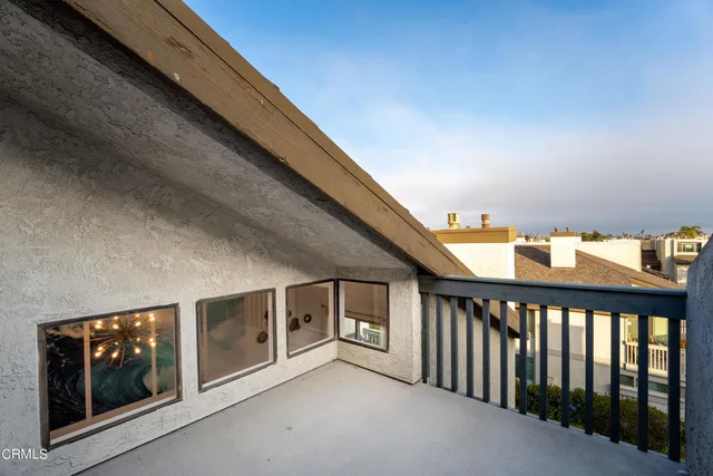 $899,000 | 2947 Harbor Boulevard, Oxnard, CA 93035