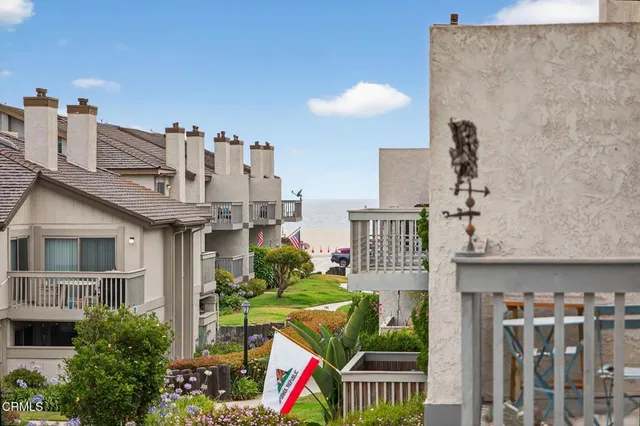 $899,000 | 2947 Harbor Boulevard, Oxnard, CA 93035