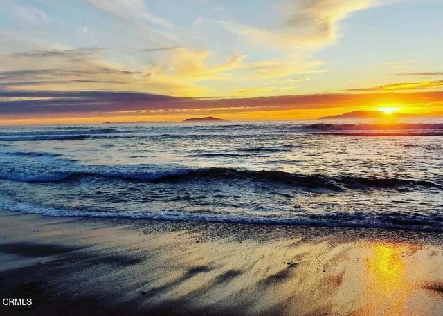 $899,000 | 2947 Harbor Boulevard, Oxnard, CA 93035