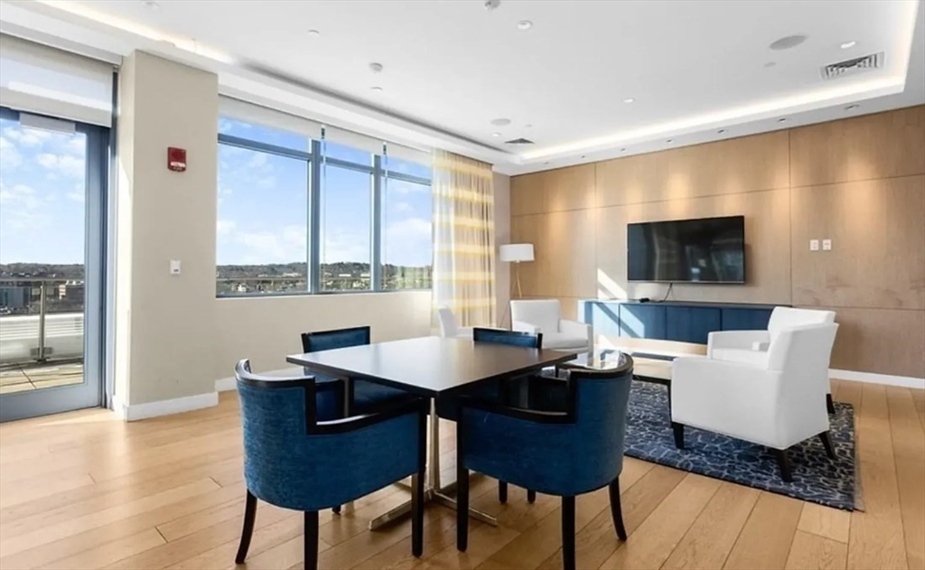 80-82 Fenwood Road, Unit 1007 Boston, MA 02115 - Photo 5 of 8