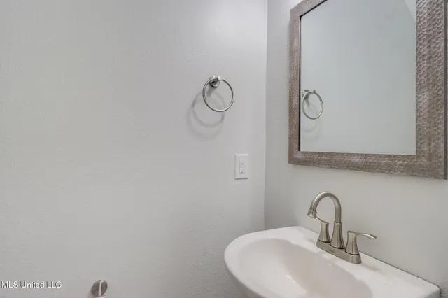 $1,200 | 233 Milray Lane, Gulfport, MS 39507