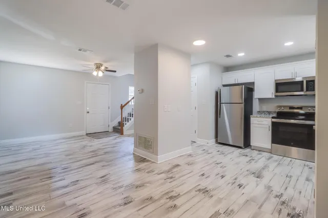 $1,200 | 233 Milray Lane, Gulfport, MS 39507