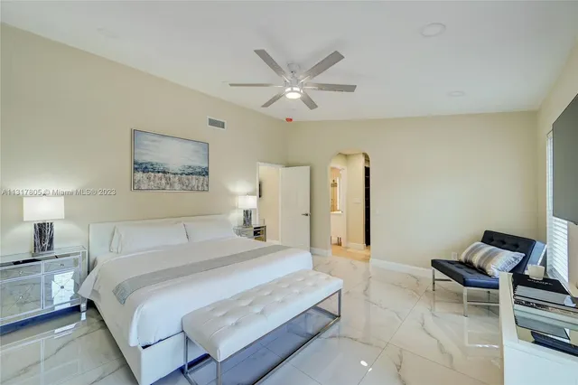 $12,500 | 1109 Hollywood Boulevard, Hollywood, FL 33019